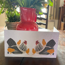 Load image into Gallery viewer, MOTHER HEN CONCERTINA CARD
